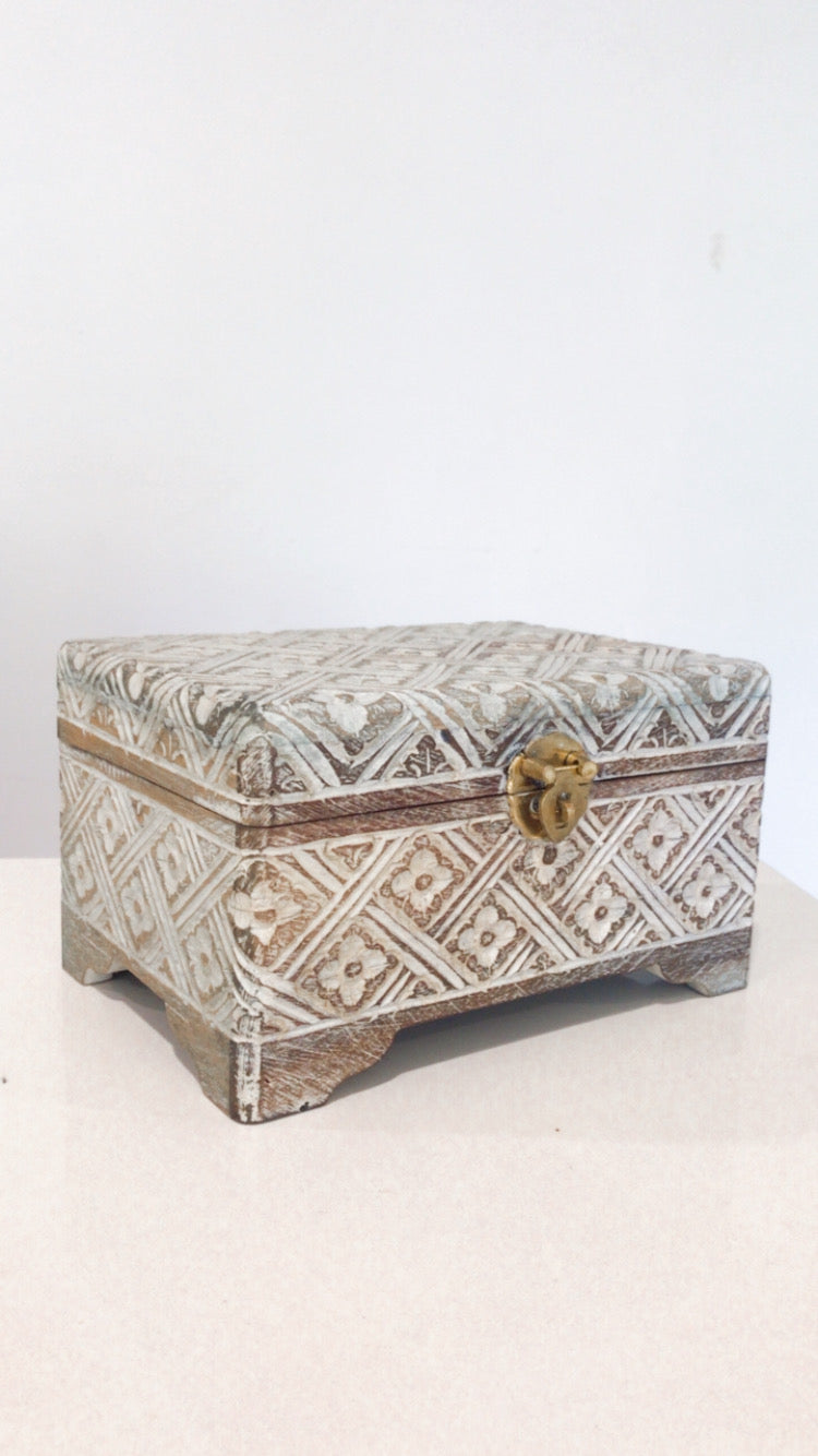 Flower jewellery box