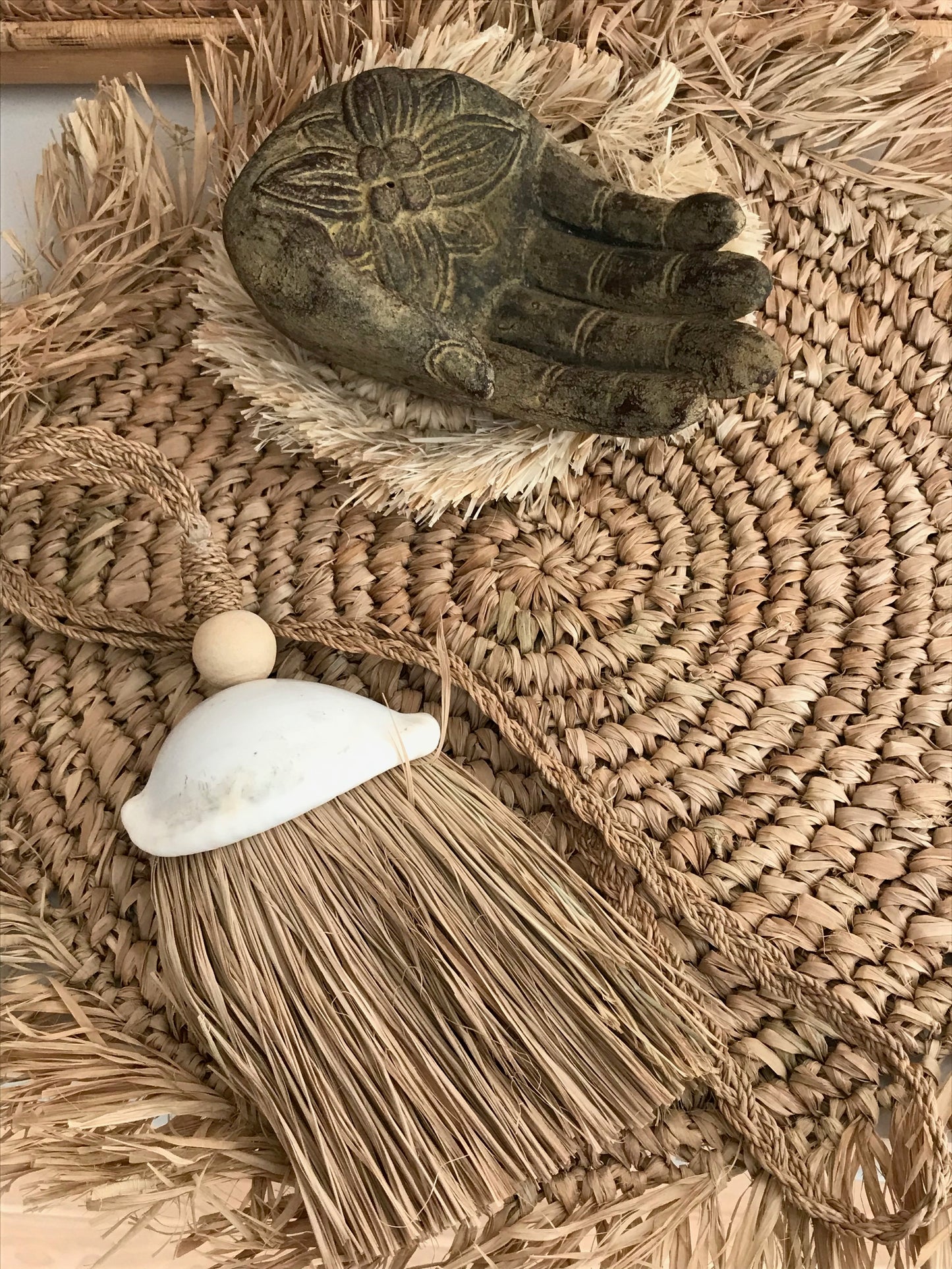 SHELL SEA HANGER